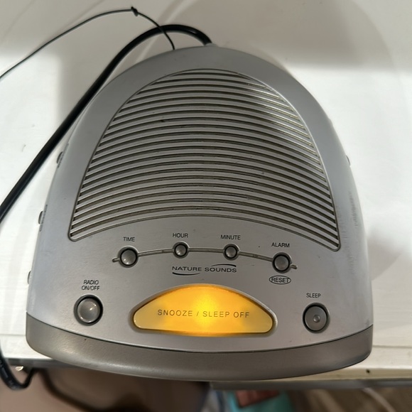 Timex T233G Alarm Clock Radio Nature Sounds Tested fully functional Retro - Picture 3 of 6